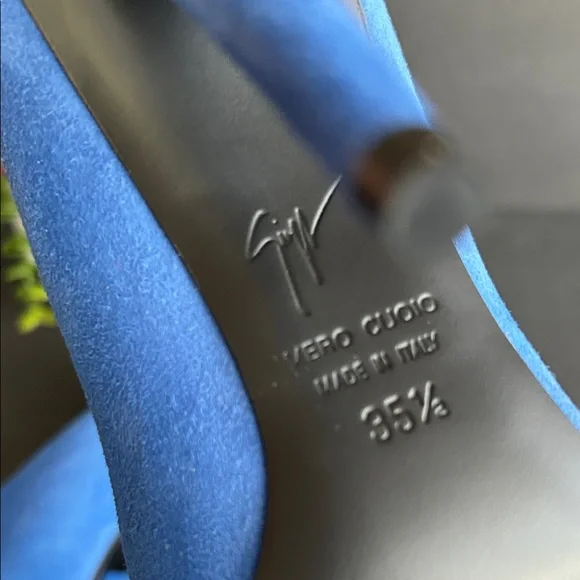 Giuseppe Zanotti Royal Blue Heels with Gold Detail - Picture 12 of 16